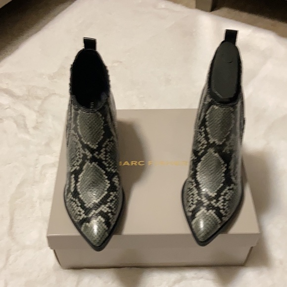Mark Fisher black Snakeskin pattern booties. - Picture 4 of 5